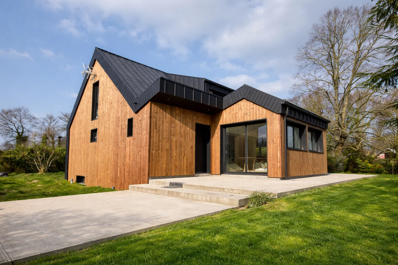 Vue d'ensemble façade bardage bois — Extension A&J M