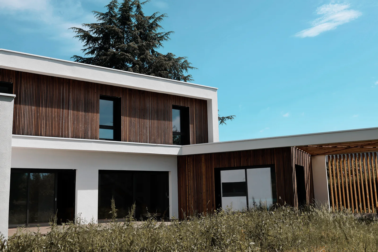 Façade sud vue du jardin